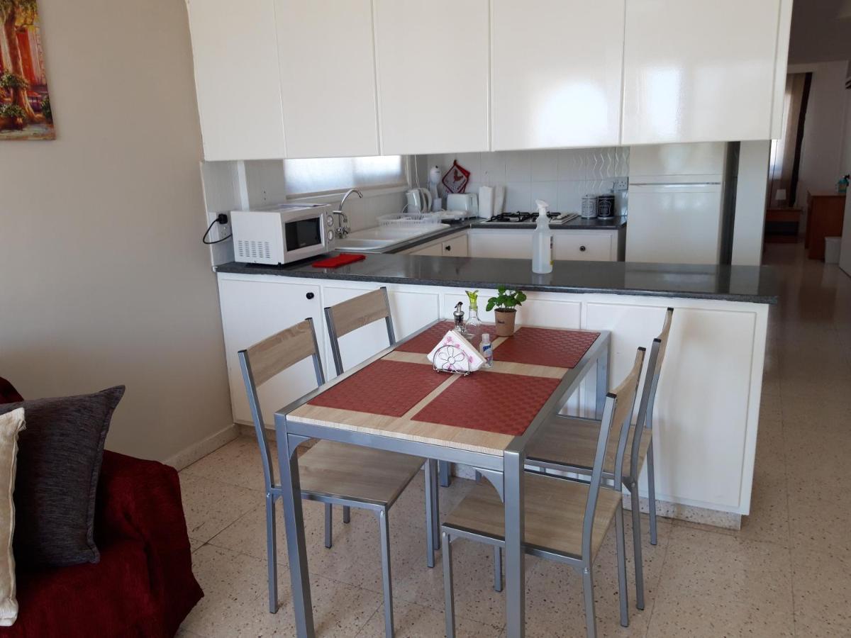 La Veranda Sea View Apartments ลาร์นาคา ภายนอก รูปภาพ