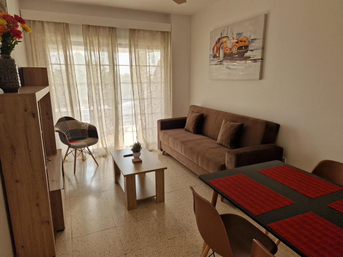 La Veranda Sea View Apartments ลาร์นาคา ภายนอก รูปภาพ
